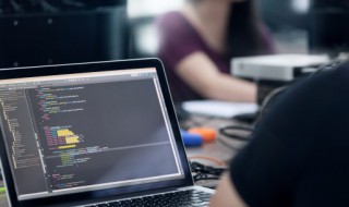 笔记本电脑键盘进水怎么办(笔记本电脑键盘进水了按键失灵)