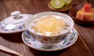 桃胶的家常做法（3种女人不适合吃桃胶）