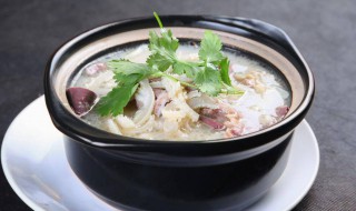 羊肉汤放什么调料好喝(羊肉三放三不放什么调料)