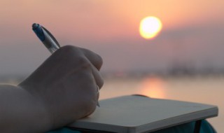 适合晚上发朋友圈的文案 一句简短的朋友圈