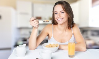 晒晚餐的朋友圈说说（简单晚餐,却很幸福）