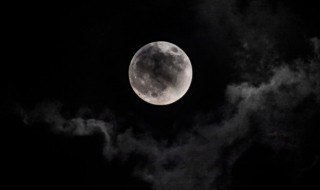 月亮寄托思念的美句 用月亮寄托思念的句子