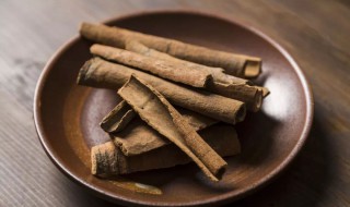 桂皮的功效与作用是什么（桂皮的功效与作用是什么,禁忌有哪些）