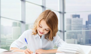 郁郁葱葱意思（郁郁葱葱意思相近的四字成语）