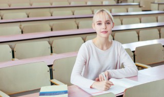 滔滔不绝意思(烟花易逝愿我们都如一江春水滔滔不绝意思)