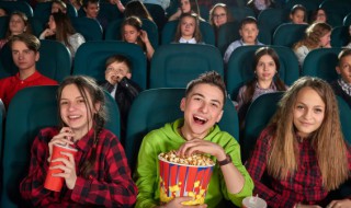 关于看电影的唯美句子(形容一个看电影的句子)