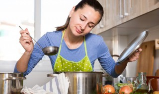 茶树菇煲汤的做法 茶树菇炖排骨怎么做