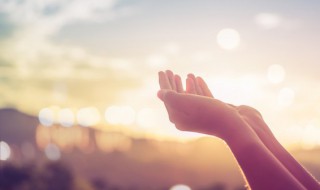 节日发给晚辈的祝福语短信（节日发给晚辈的祝福语短信怎么写）