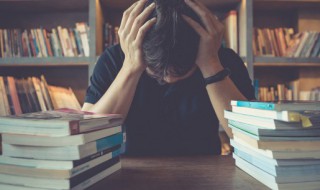 我自横刀向天笑下一句 要留清白在人间上一句