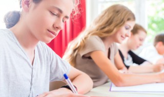 关于自强的议论文 关于自强的作文800字高中