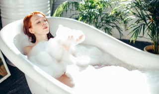 铸铁浴缸一般多重（铸铁浴缸多少斤）