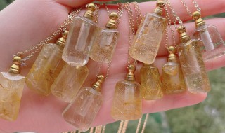 如何挑选黄发晶呢（黄发晶和金发晶哪个好）