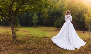 婚纱怎么选择 婚纱怎么选择颜色