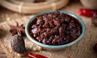 豆瓣酱的挑选方法 豆瓣酱配料表给我查一下