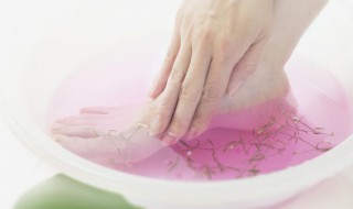 脚心发烫睡不着最快解决方法 晚上脚心发热睡不着