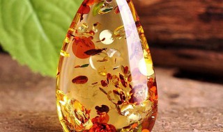 琥珀的鉴别方法（琥珀的鉴别方法有哪些）