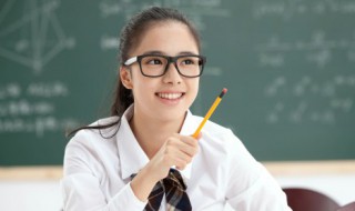 东方不亮西方亮下一句（东方不亮西方亮意味着）