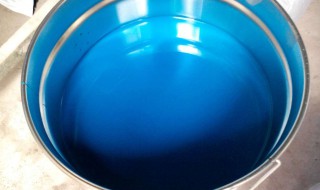 中蓝色油漆如何调成深蓝色（中蓝色油漆如何调成深蓝色油漆）