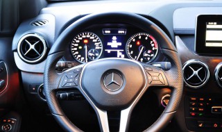 电动车仪表显示屏保护膜晒掉怎么办 电动车显示屏保护膜怎么更换