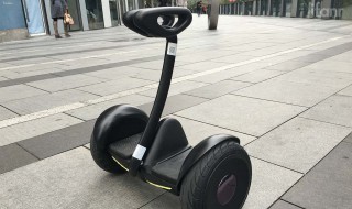 平衡车锁住了怎么解开 平衡车锁住了怎么解开视频