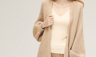 米色毛衣外套怎么搭配 米色毛衣外套怎么搭配图片