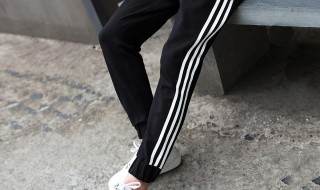 女黑色运动裤穿衣搭配(女黑色运动裤穿衣搭配图片)