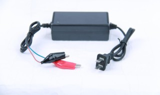 怎么能让摩托车电瓶给手机充电（摩托车电瓶怎么才能给手机充电）