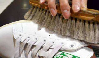 白鞋上的油渍怎么去掉 白鞋上的油渍怎么去掉时间长了