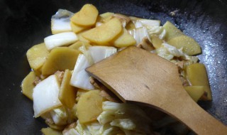 猪肉土豆白菜窍门（猪肉土豆白菜窍门图片）