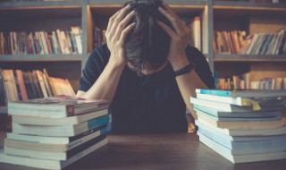 秋水共长天一色下一句 秋水共长天一色下一句搞笑