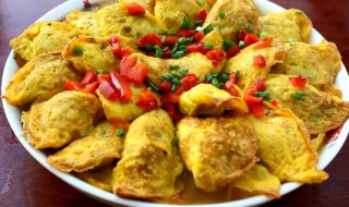 蛋饺怎么做好吃（饺子的包法简单又快的）