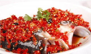 正宗剁椒鱼头的做法（正宗剁椒鱼头的做法视频）