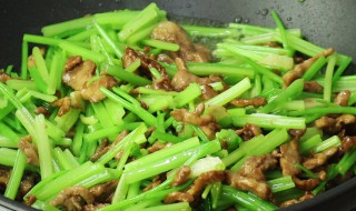 芹菜炒肉丝的正宗做法 芹菜炒瘦肉怎么炒好吃