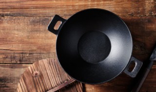 油锅起火下列灭火方法正确的是 油锅起火时正确的灭火方式是