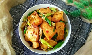 大蒜烧老豆腐做法 大蒜烧老豆腐做法视频