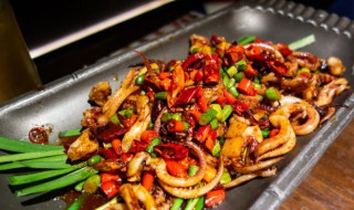 辣炒鱿鱼丝做法（辣炒鱿鱼丝的做法）