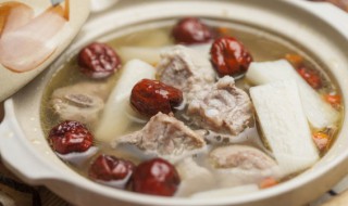 番茄玉米排骨汤做法（番茄玉米排骨汤做法视频）