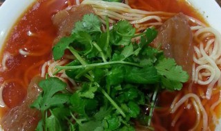 麻辣牛筋面做法 麻辣牛筋面做法视频教程
