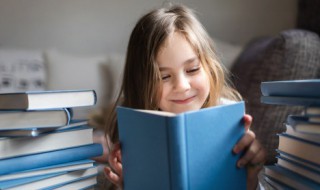 桃花仙人种桃树又摘桃花换酒钱（桃花仙人种桃树全诗）