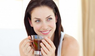 绿茶的功效与作用有哪些?适合什么人喝 绿茶的功效与作用有什么适合什么人喝