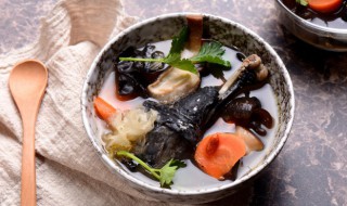 什么炖鸡汤营养最好（什么炖鸡汤营养最好呢）