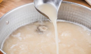 水鸭跟什么煲汤最佳 清炖老鸭汤的最佳做法