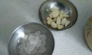 冰糖蒸蒜的功效与作用及制作方法(冰糖蒸蒜的功效与作用及制作方法视频)