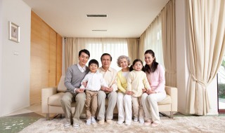 关于亲情的优美段落（关于亲情的优美段落摘抄200字）