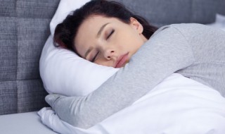 做梦梦到蟒蛇是什么征兆（女人梦见又粗又大的蟒蛇）