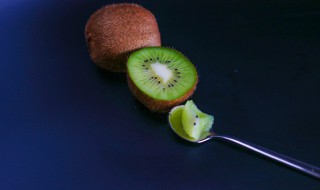 怎样挑奇异果和弥猴桃（怎样挑奇异果最好吃）