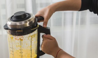 破壁机下面烧黑了怎么洗（破壁机下面黑了怎么办）