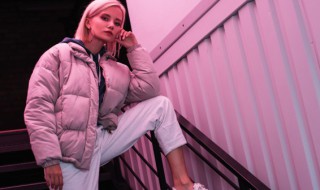 羽绒服太脏了怎么洗（羽绒服太脏了怎么洗掉）