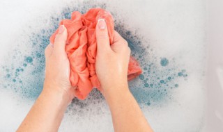 如何洗涤丝绸衣服 怎样洗丝绸衣服不掉色