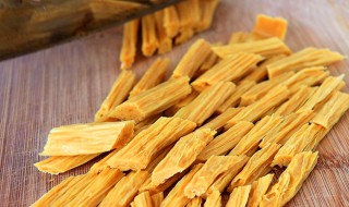 腐竹用凉水泡还是用热水泡呢?(腐竹用凉水泡还是用热水泡呢)